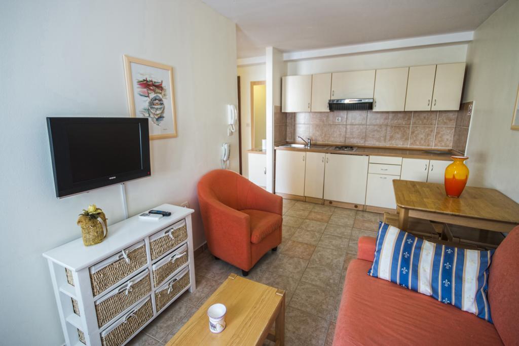 Aparthotel Castrum Novum Novigrad Istria Quarto foto