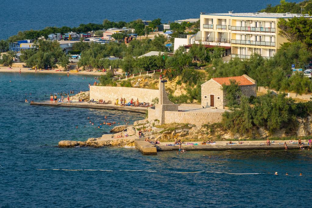 Aparthotel Castrum Novum Novigrad Istria Exterior foto